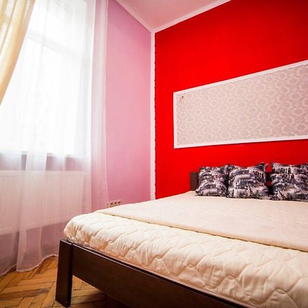 Apartment On Teatralna 7 Leopoli Esterno foto